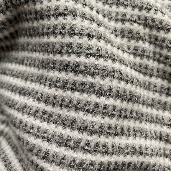 Chicos Zenergy Waffle Knit Tank Gray White Stripe Size 1P (8P/10P-M) - Picture 4 of 7